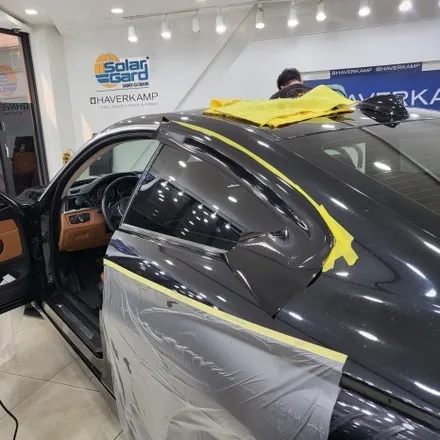 BMW 4쿠페 F바디차량 윈도우 크롬죽이기 / 3m2080 유광블랙으로 시공 / 안산랩핑 전문점 / 투맨카스킨 / 인천 남동구 논현동