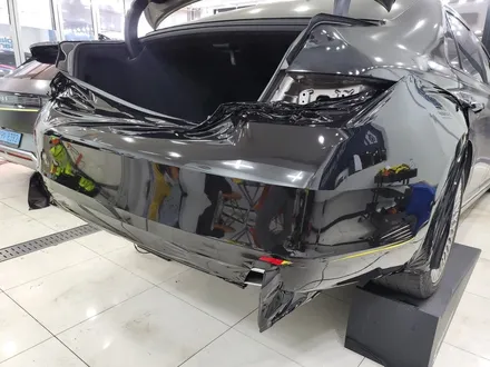 현대 제네시스 G90L 사고랩핑 전문점 / 뒷범퍼 재시공 / 에이버리데니슨 유광블랙 랩핑 / 부여랩핑 부여군랩핑 / 제네시스랩핑전문점 / 인천 서구, 부평, 부천