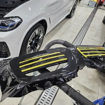 BMW ix3 그릴랩핑 사이드미러랩핑 / 유광블랙으로 조금 더 스포티한 IX3 차량으로 만들어 드렸습니다^^ / 부천랩핑 / 인천 남동구 논현동