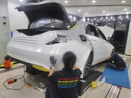 벤츠 E클래스 E300 전체 랩핑 잘하는곳 / 화이트 골드 스파클 랩핑 / 자녀분께 선물로 랩핑해주신 멋진 부모님~! / 벤츠 랩핑 전문점 / 노원구 랩핑 / / 인천 서구, 부평, 부천