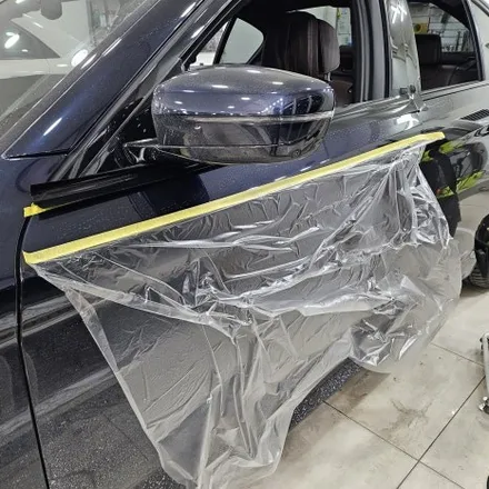 BMW 5시리즈 크롬죽이기 / 윈도우크롬몰딩 랩핑 / 앞휀다 에어브리더 랩핑 / 키드니그릴랩핑 교체 / 군포랩핑 전문점 투맨카스킨 / 인천 남동구 논현동