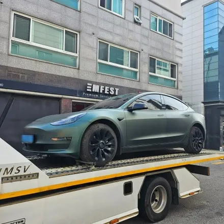 인천랩핑 테슬라 모델3 기존랩핑 제거 후 포르쉐 GT실버 컬러로 전체랩핑 완료 / 인천 남동구 논현동