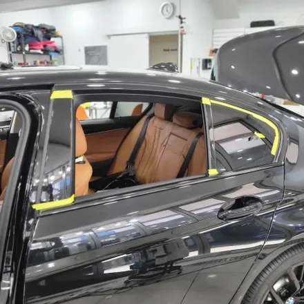 인천랩핑 BMW 크롬죽이기 잘하는곳을 찾으신다면 투맨카스킨 입니다^^ / BMW 5시리즈 전체 크롬죽이기 / 3m2080 유광블랙으로 시공 / 인천 남동구 논현동