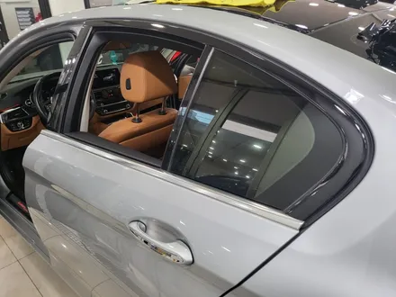 BMW 5시리즈 G30 랩핑잘하는곳 / 전체 크롬딜리트로 차량을 더욱 포스있게 변신완료 / 루프스킨 / 라이트필름 톤다운 / 서산랩핑 서산시랩핑 서산ppf 서산시ppf / 인천 서구, 부평, 부천