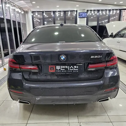 BMW 5시리즈 크롬죽이기 / 윈도우크롬몰딩 랩핑 / 앞휀다 에어브리더 랩핑 / 키드니그릴랩핑 교체 / 군포랩핑 전문점 투맨카스킨 / 인천 남동구 논현동