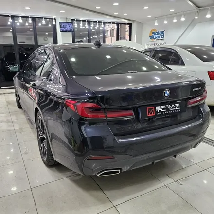 BMW 5시리즈 크롬죽이기 / 윈도우크롬몰딩 랩핑 / 앞휀다 에어브리더 랩핑 / 키드니그릴랩핑 교체 / 군포랩핑 전문점 투맨카스킨 / 인천 남동구 논현동
