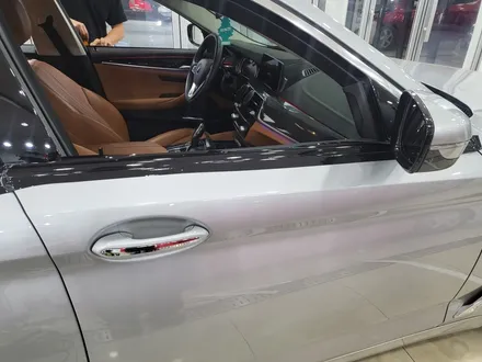 BMW 5시리즈 G30 랩핑잘하는곳 / 전체 크롬딜리트로 차량을 더욱 포스있게 변신완료 / 루프스킨 / 라이트필름 톤다운 / 서산랩핑 서산시랩핑 서산ppf 서산시ppf / 인천 서구, 부평, 부천