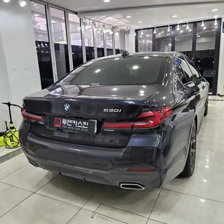 BMW 5시리즈 크롬죽이기 / 윈도우크롬몰딩 랩핑 / 앞휀다 에어브리더 랩핑 / 키드니그릴랩핑 교체 / 군포랩핑 전문점 투맨카스킨 / 인천 남동구 논현동