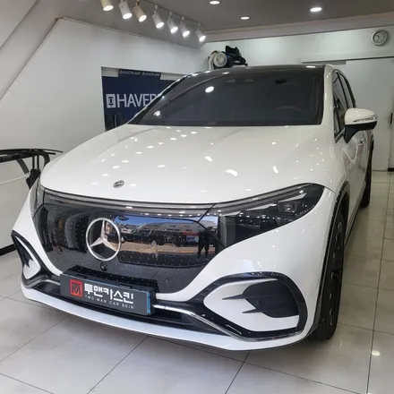 인천랩핑 벤츠 EQS SUV 뒤쪽 클레딩 긁힘으로 랩핑으로 커버해드렸습니다^^ / 비싼 교체비용보다는 가성비좋게 랩핑으로 선택하셨습니다 ㅎㅎ / 인천 남동구 논현동