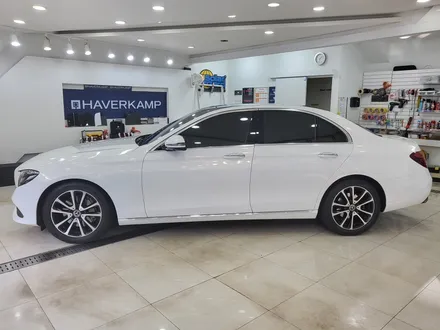 벤츠 E클래스 E300 전체 랩핑 잘하는곳 / 화이트 골드 스파클 랩핑 / 자녀분께 선물로 랩핑해주신 멋진 부모님~! / 벤츠 랩핑 전문점 / 노원구 랩핑 / / 인천 서구, 부평, 부천