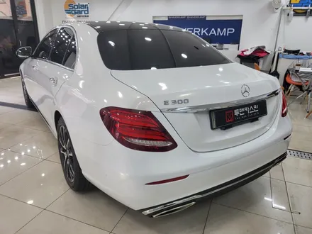 벤츠 E클래스 E300 전체 랩핑 잘하는곳 / 화이트 골드 스파클 랩핑 / 자녀분께 선물로 랩핑해주신 멋진 부모님~! / 벤츠 랩핑 전문점 / 노원구 랩핑 / / 인천 서구, 부평, 부천