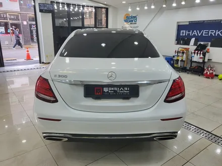 벤츠 E클래스 E300 전체 랩핑 잘하는곳 / 화이트 골드 스파클 랩핑 / 자녀분께 선물로 랩핑해주신 멋진 부모님~! / 벤츠 랩핑 전문점 / 노원구 랩핑 / / 인천 서구, 부평, 부천