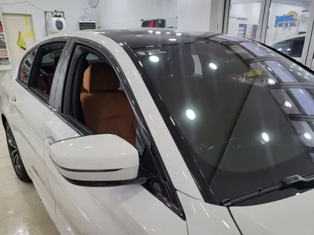 BMW 5시리즈 루프스킨 잘하는곳 / 블랙ppf 루프스킨 / 최고의 광도, 발수력, 필름 수명까지 랩핑지보다 한수 위 / 인천ppf잘하는곳 / 인천 서구, 부평, 부천