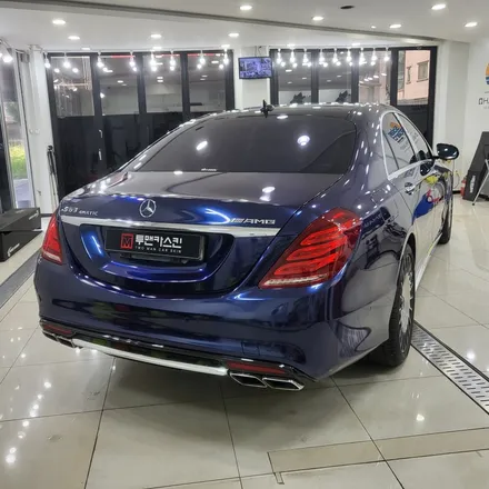 인천랩핑 벤츠 S63 amg 기존랩핑 제거 후 BMW 탄자나이트 컬러로 전체랩핑 진행 / 추가로 부분 실버크롬랩핑으로 고급스럽게 만들어 드렸습니다 / 인천 남동구 논현동