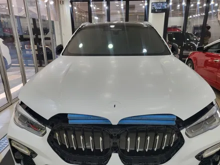 BMW x6 무광 ppf 잘하는곳 / 전체랩핑 진행 후 전면부 보호를 위해 프론트PPF 패키지 진행 해드렸습니다 / 사틴화이트랩핑 / 인천ppf 전문점 / 인천 서구, 부평, 부천
