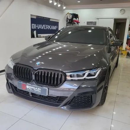 인천랩핑 BMW 5시리즈 530i 크롬죽이기 크롬딜리트 작업으로 조금 더 스포티한 차량으로 만들어 드렸습니다^^ / 3m2080 유광블랙 사용 / 인천 남동구 논현동