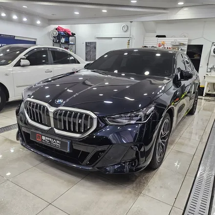 BMW i5 전체 PPF 작업 및 아이코닉글로우 그릴 유광블랙 랩핑 / 인천PPF 전문 / 인천 남동구 논현동