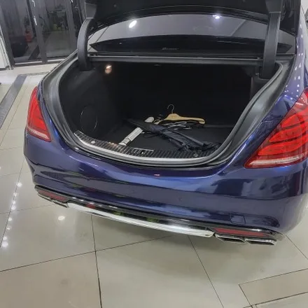 인천랩핑 벤츠 S63 amg 기존랩핑 제거 후 BMW 탄자나이트 컬러로 전체랩핑 진행 / 추가로 부분 실버크롬랩핑으로 고급스럽게 만들어 드렸습니다 / 인천 남동구 논현동