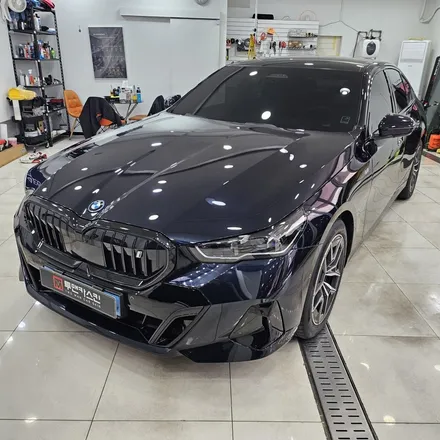 BMW i5 전체 PPF 작업 및 아이코닉글로우 그릴 유광블랙 랩핑 / 인천PPF 전문 / 인천 남동구 논현동