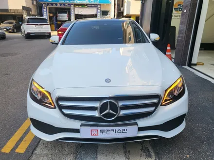 벤츠 E클래스 E300 전체 랩핑 잘하는곳 / 화이트 골드 스파클 랩핑 / 자녀분께 선물로 랩핑해주신 멋진 부모님~! / 벤츠 랩핑 전문점 / 노원구 랩핑 / / 인천 서구, 부평, 부천