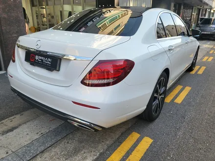 벤츠 E클래스 E300 전체 랩핑 잘하는곳 / 화이트 골드 스파클 랩핑 / 자녀분께 선물로 랩핑해주신 멋진 부모님~! / 벤츠 랩핑 전문점 / 노원구 랩핑 / / 인천 서구, 부평, 부천