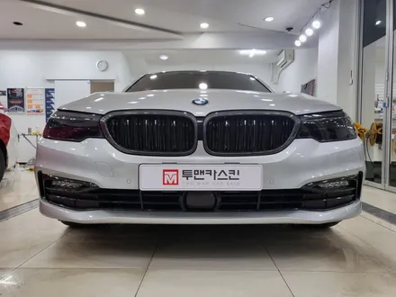 BMW 5시리즈 G30 랩핑잘하는곳 / 전체 크롬딜리트로 차량을 더욱 포스있게 변신완료 / 루프스킨 / 라이트필름 톤다운 / 서산랩핑 서산시랩핑 서산ppf 서산시ppf / 인천 서구, 부평, 부천