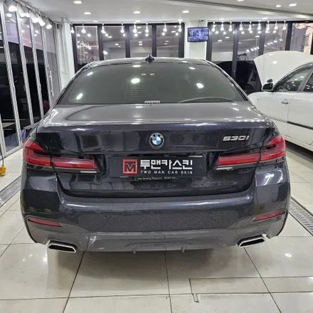 BMW 5시리즈 크롬죽이기 / 윈도우크롬몰딩 랩핑 / 앞휀다 에어브리더 랩핑 / 키드니그릴랩핑 교체 / 군포랩핑 전문점 투맨카스킨 / 인천 남동구 논현동