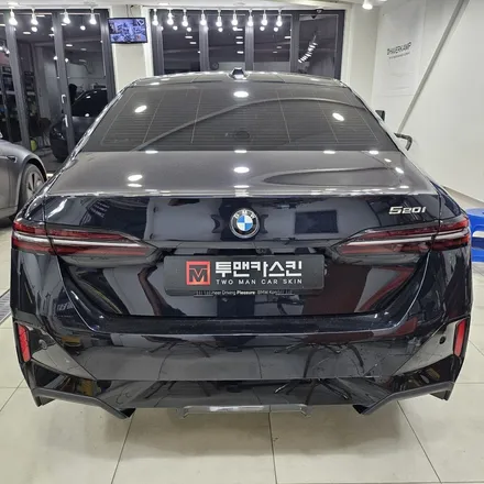 BMW 520i 아이코닉 글로우 그릴 크롬죽이기 — 3M 유광블랙 랩핑 시공 / 인천 남동구 논현동