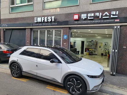 아이오닉5 루프스킨 블랙ppf 사이드미러랩핑 / 고광도 블랙ppf 랩핑보다 한수위 / 아이오닉5랩핑 전문점 / 오산랩핑 오산시랩핑 오산ppf 오산시ppf 오산썬팅 오산시썬팅 / 인천 서구, 부평, 부천