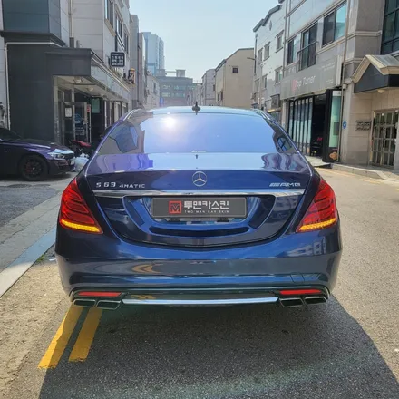 인천랩핑 벤츠 S63 amg 기존랩핑 제거 후 BMW 탄자나이트 컬러로 전체랩핑 진행 / 추가로 부분 실버크롬랩핑으로 고급스럽게 만들어 드렸습니다 / 인천 남동구 논현동