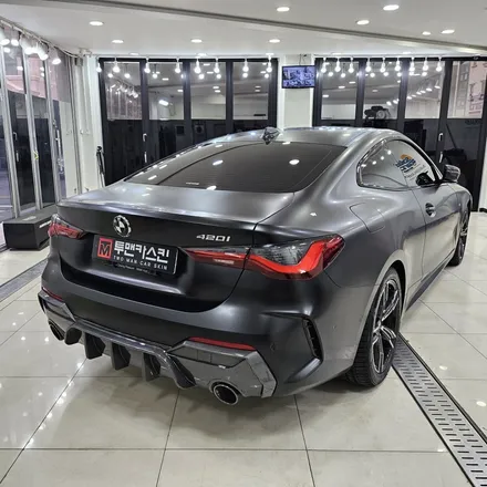 BMW 4시리즈 쿠페 뒤휀다 사틴블랙 랩핑 재 시공 / 불가피한 사고로인해 부분랩핑 재시공 해드렸습니다^^ / 부천랩핑 / 인천 남동구 논현동