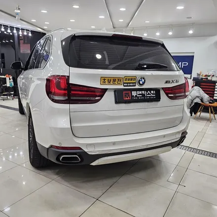BMW X5 화이트 차량, 3M2080 사틴블랙 전체랩핑으로 완벽한 변신 – 인천 랩핑 전문점 투맨카스킨 / 인천 남동구 논현동