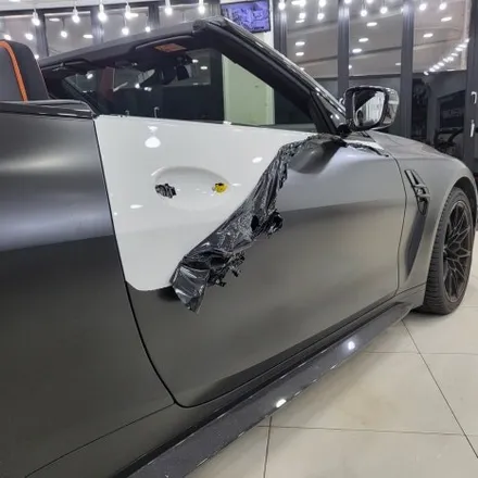 BMW M4 기존 사틴블랙 랩핑 제거 후 오토벨벳 문스톤 그레이 컬러로 전체랩핑 재 시공 해드렸습니다^^ 추가로 커스텀 데칼까지!/ BMW M4 랩핑 전문점 투맨카스킨 / 파주랩핑 / 인천 남동구 논현동