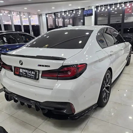 인천 BMW 5시리즈 G30 루프스킨 시공 – 3M2080 유광블랙 랩핑 / 인천 남동구 논현동