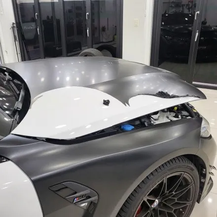BMW M4 기존 사틴블랙 랩핑 제거 후 오토벨벳 문스톤 그레이 컬러로 전체랩핑 재 시공 해드렸습니다^^ 추가로 커스텀 데칼까지!/ BMW M4 랩핑 전문점 투맨카스킨 / 파주랩핑 / 인천 남동구 논현동