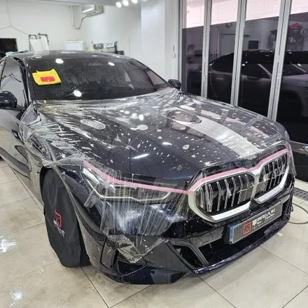 BMW i5 전체 PPF 작업 및 아이코닉글로우 그릴 유광블랙 랩핑 / 인천PPF 전문 / 인천 남동구 논현동