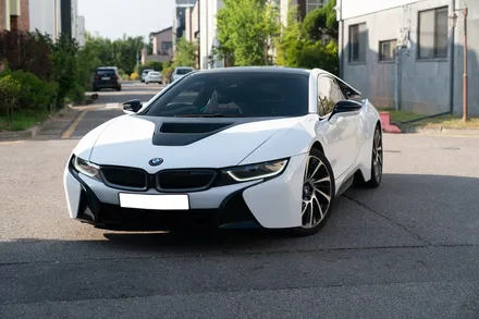 [투맨카스킨] BMW i8 전체랩핑 시공 포스팅 / 에이버리데니슨 / 유광화이트 / 인천랩핑 / 청라랩핑 / 인천 남동구 논현동