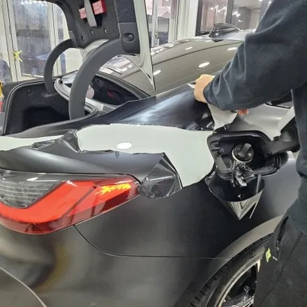 BMW 4시리즈 쿠페 뒤휀다 사틴블랙 랩핑 재 시공 / 불가피한 사고로인해 부분랩핑 재시공 해드렸습니다^^ / 부천랩핑 / 인천 남동구 논현동