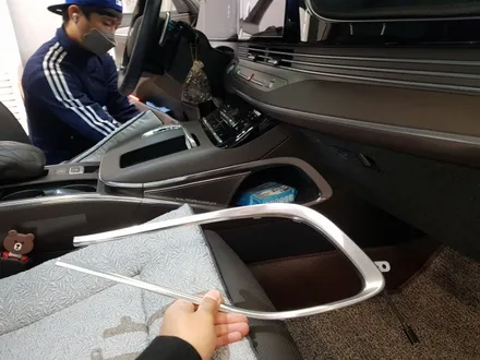 더뉴그랜져 순정 앰비언트 무드등 시공하기! 옵션 빠졌어도 걱정마세요~! 무선충전기도 추가가능~!