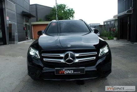 수원 랩핑 벤츠 GLC 350e 프론트 범퍼 하단 크롬죽이기로 통일감 완성! / 수원시 권선구 고색동