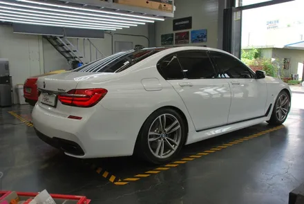 BMW7 화이트유광 전체랩핑 시공 / 수원, 광교, 화성, 동탄