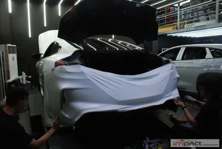 수원 성남 랩핑 BMW M8 순정 프로즌 블랙에서 세련된 사틴화이트로 완벽 변신! / 수원시 권선구 고색동