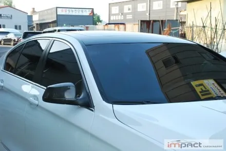 수원 래핑 BMW5시리즈 필름 제거 및 블랙 유광 루프스킨 재시공 / 수원시 권선구 고색동