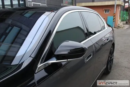 수원 동탄 랩핑 BMW i7 실버&블랙 듀오톤 시공 후 순정 느낌 그대로! / 수원시 권선구 고색동