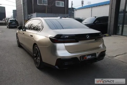 수원 화성 랩핑 BMW i7 고광택 샴페인골드 하단 투톤/듀오톤랩핑 / 수원시 권선구 고색동