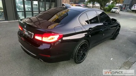 수원 랩핑 BMW 5시리즈 윈도우몰딩 크롬죽이기 래핑 시공 / 수원시 권선구 고색동