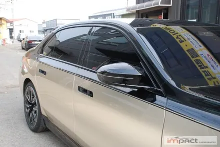 수원 화성 랩핑 BMW i7 고광택 샴페인골드 하단 투톤/듀오톤랩핑 / 수원시 권선구 고색동