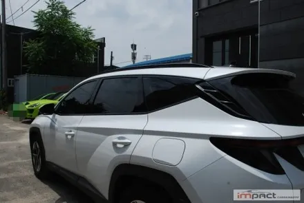 수원 랩핑 현대 투싼 NX4 크롬죽이기 시공으로 스포티한 외관 연출! / 수원시 권선구 고색동