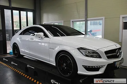 수원 벤츠CLS63AMG 순정과같은느낌의 화이트유광랩핑-임팩트 / 수원, 광교, 화성, 동탄