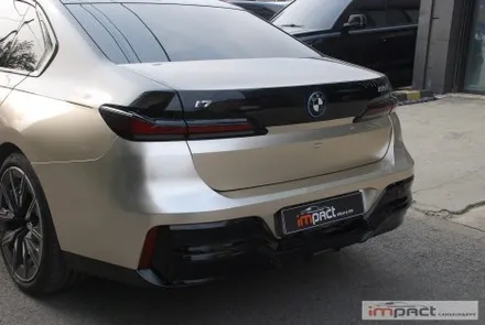 수원 화성 랩핑 BMW i7 고광택 샴페인골드 하단 투톤/듀오톤랩핑 / 수원시 권선구 고색동